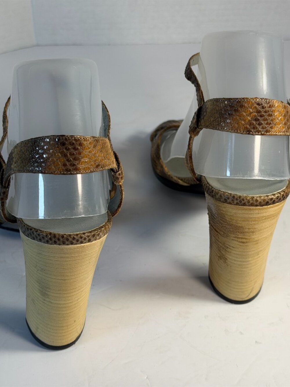 Gucci Sandals size 9B - Picture 10 of 16